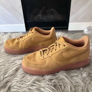 Nike Air Force 1 LV8